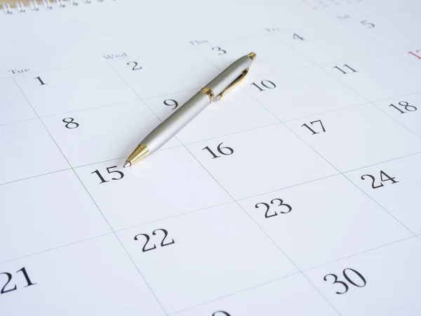 Ручка на столі календаря 7 — стокове фото