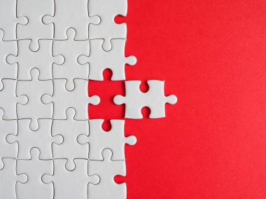 Beyaz jigsaw puzzle 5