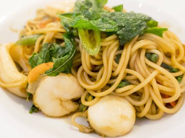 Deniz ürünleri makarna 1