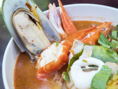 Deniz ürünleri baharatlı çorbası 1