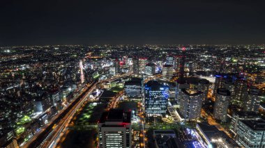 Gece lambası modern Japonya'da bina Yokohama cityscape yükseklik görünümü