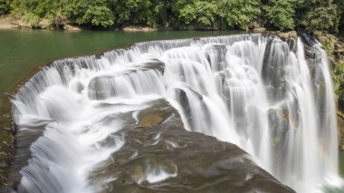 Shifen şelale Pingxi bölgesinde, New Taipei City, Tayvan, güzel şelale uzun pozlama