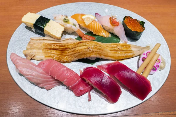 Amesteca sushi sashimi 5 — Fotografie, imagine de stoc