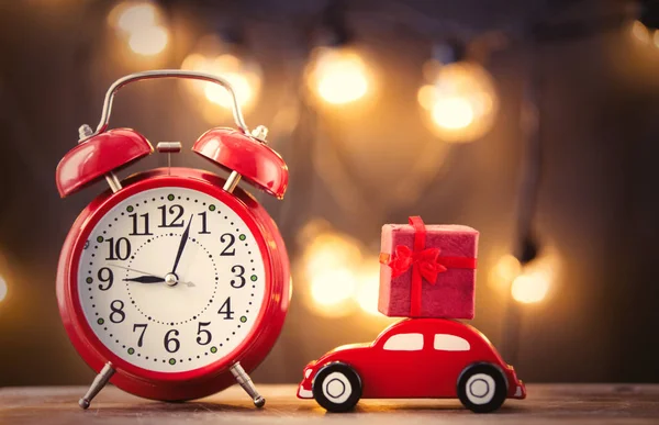 oyuncak araba ve hediye