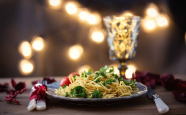 İtalyan pasta ve şarap cam