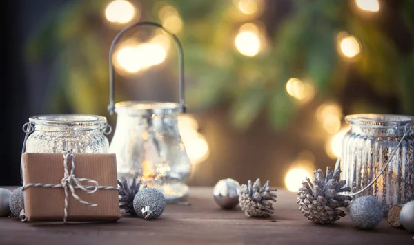 Kerst lantaarns en fairy lichten — Stockfoto