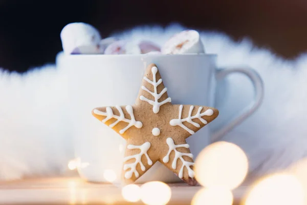 Cup of hot chocolate with marshmallows — Stock Photo, Image