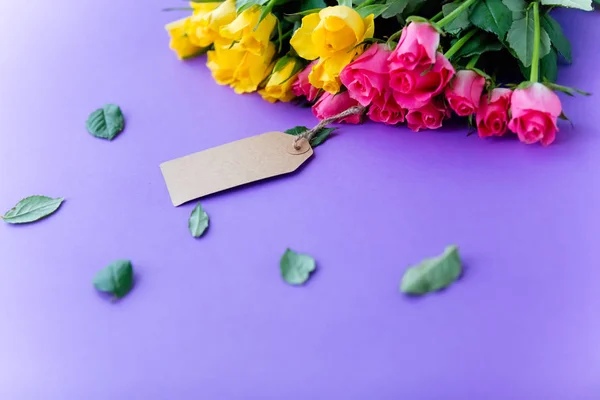 Rose Blumen mit Anhänger — Stockfoto