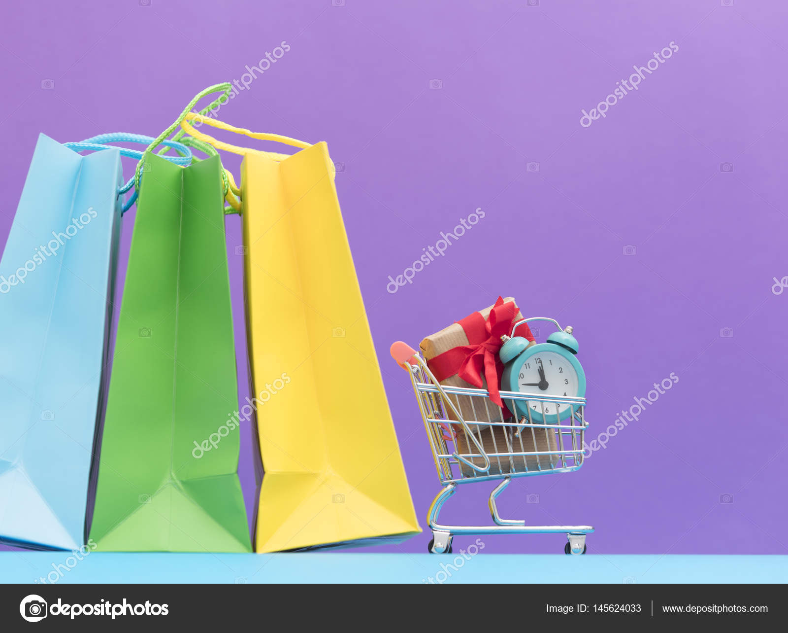 Shopping bags and gift boxes Stock Photo by ©VeraSimon 145624033