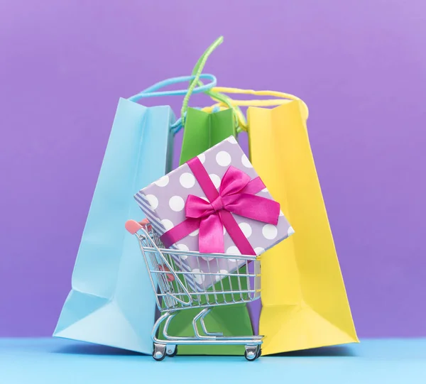 Shopping tassen en doos van de gift — Stockfoto