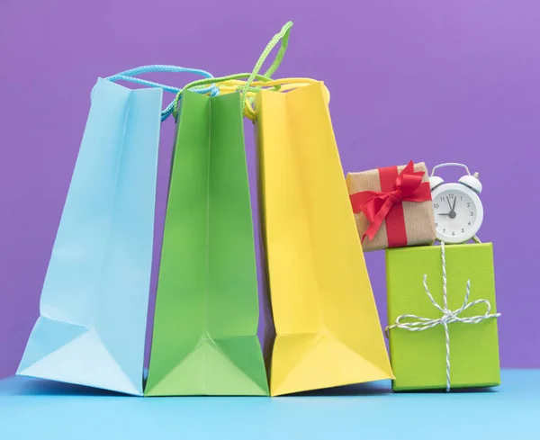 Bolsas de compras y cajas de regalo —  Fotos de Stock