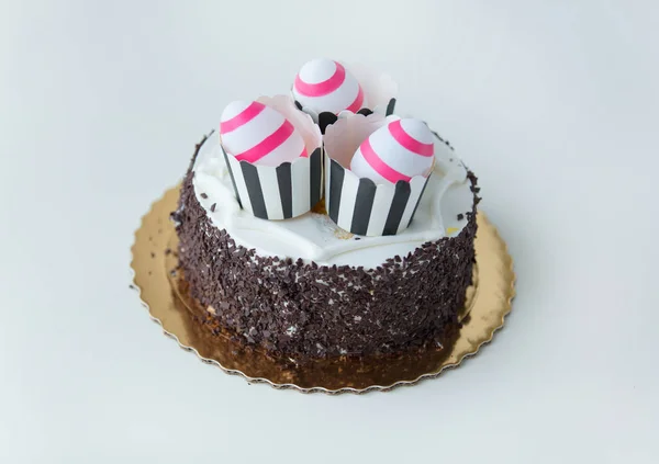 Cake decorated with easter eggs — Stock Photo, Image