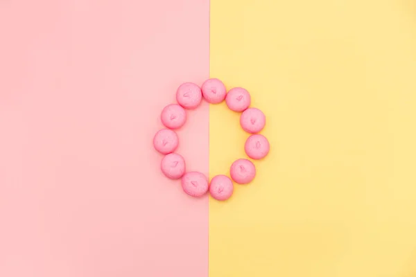 Malvaviscos rosados en círculo — Foto de Stock