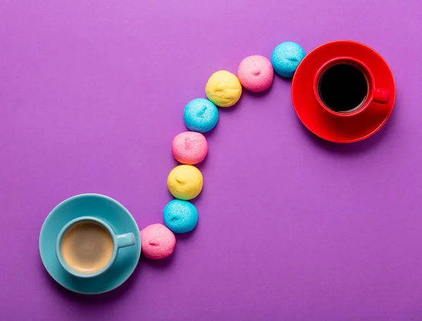 Malvaviscos y tazas de café — Foto de Stock