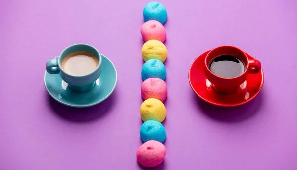 Malvaviscos y tazas de café — Foto de Stock