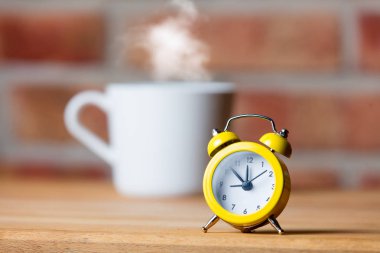 sarı alarm saat 