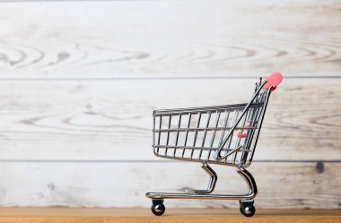 küçük boş alışveriş sepeti 