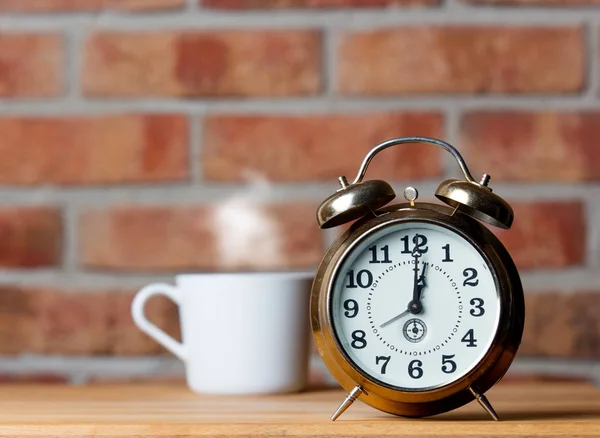 Gele alarm clock — Stockfoto