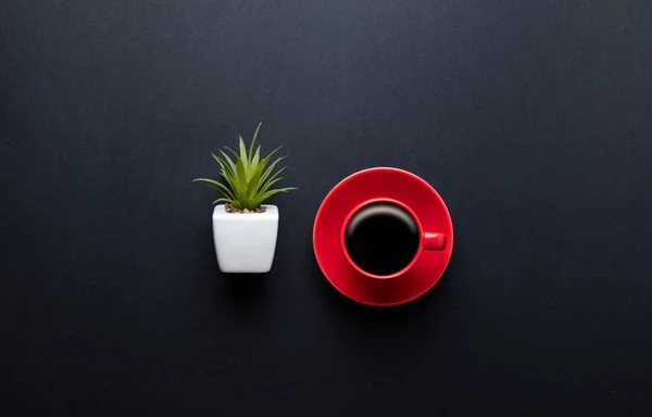 Taza roja de café caliente — Foto de Stock