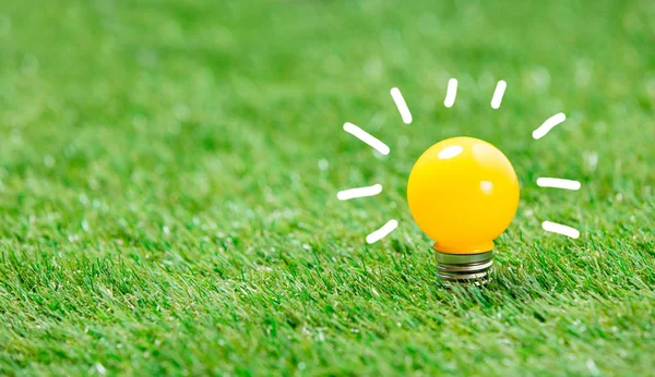 Yellow light bulb — Stock Photo, Image