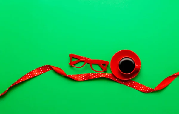 Coffee cup and glasses — Stock Photo, Image