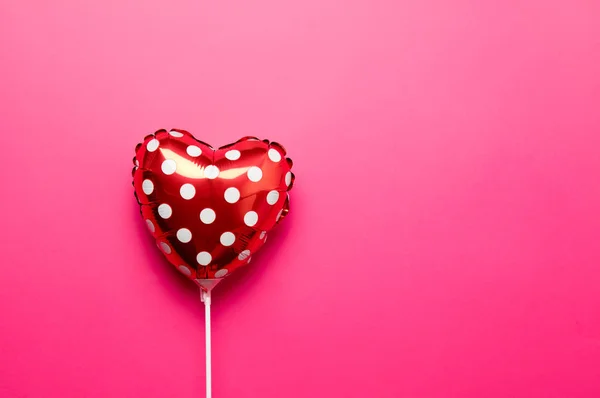 Rött hjärta luftballong — Stockfoto
