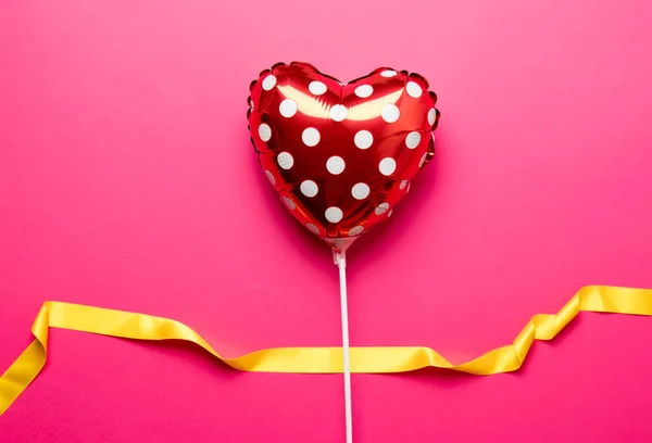 Balão de ar vermelho coração — Fotografia de Stock