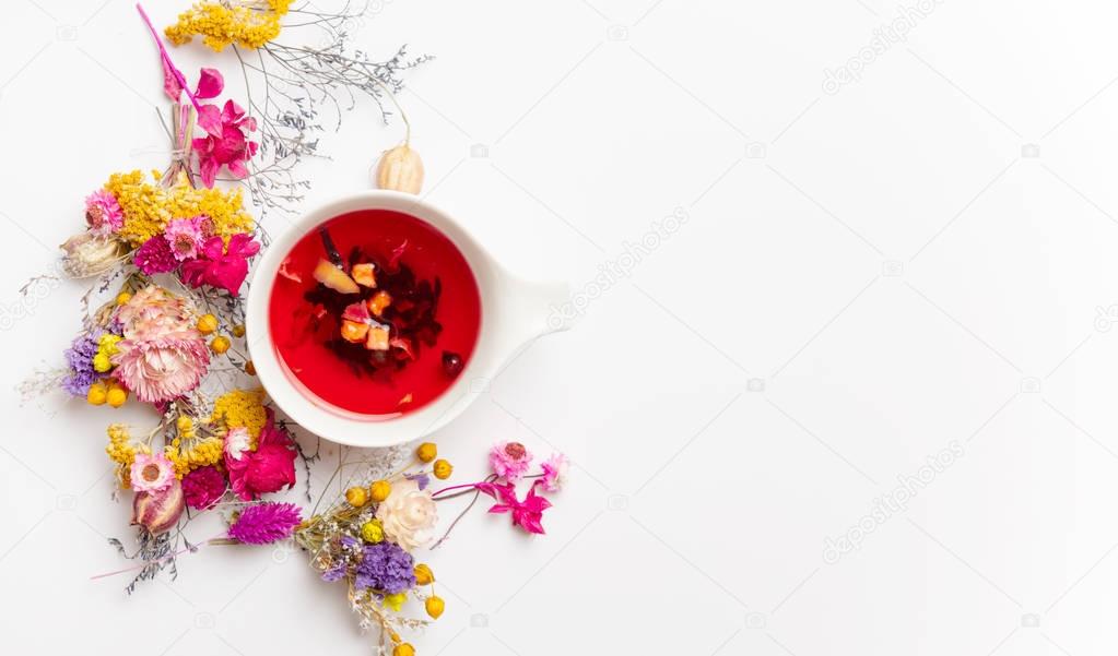  red fruit tea in made yuccie style 