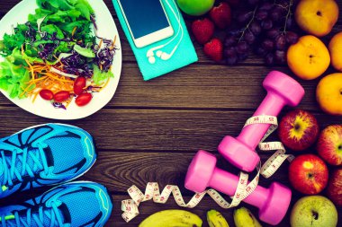 Fitness, sağlıklı meyve, taze sağlıklı salata, diyet ve aktif li