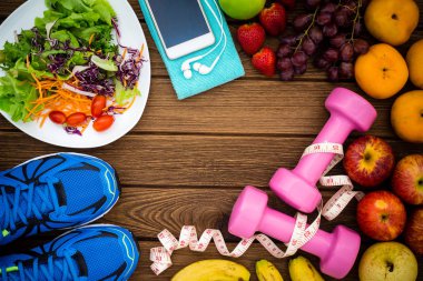 Fitness, sağlıklı meyve, taze sağlıklı salata, diyet ve aktif li