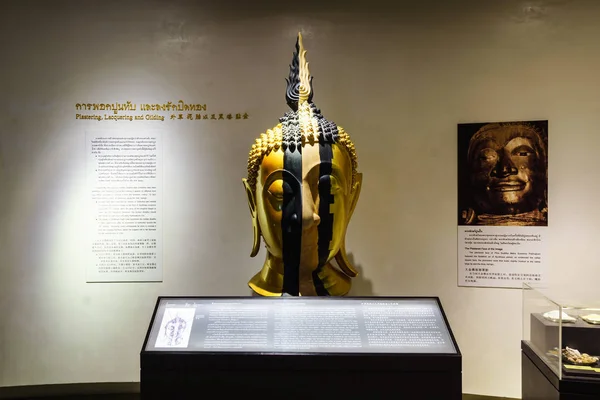Bangkok, Thailand - 18 december: De Gouden Boeddha, Phra Boeddha Maha — Stockfoto