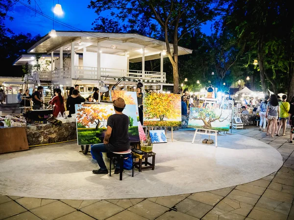 HUA HIN, PRACHUAP KHIRI KHUN, THAILANDIA - 1 aprile 2017: Una vernice — Foto Stock