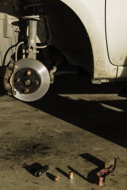 Oto Servisi, araba disk frenler değişen