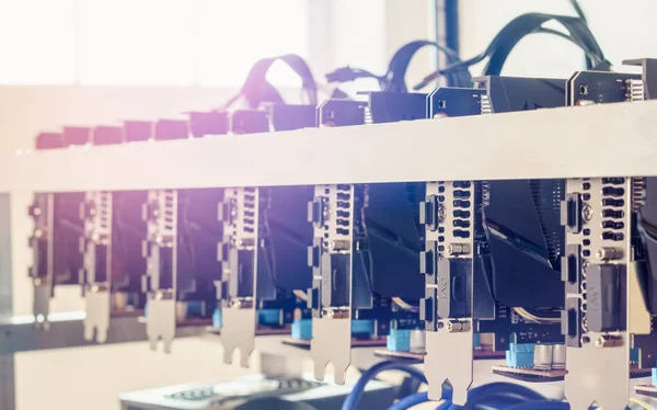 Cryptocurrency arka plan (araştırma sondaj platformu), yakın çekim Gpu dizisi