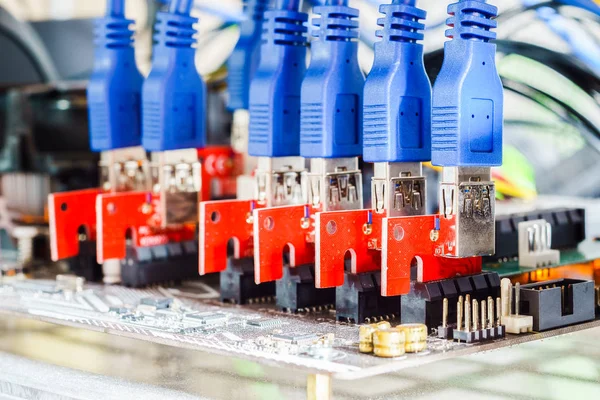 PCIe yükseltici kartı fiş için anakart incelemesi teçhizat m için yakın çekim