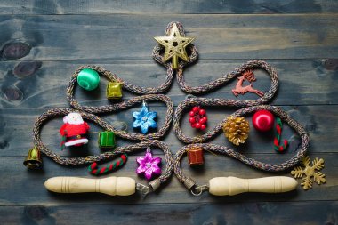 İp atlama ya da bir wh Noel ağacına şeklinde atlama ipi