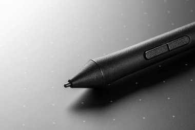 Grafik tabletinin resimleyiciler ve de için kalemle yakın çekim görüntüsü
