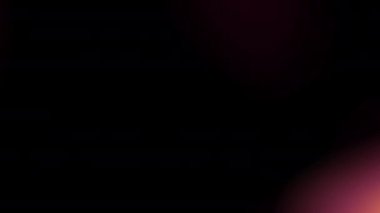 Soyut döngülenmiş canlandırılmış arkaplan. Yarım daire şeklinde kıvrılmış turuncu parıltı çubukları siyah bir arkaplanda döner. 3d hazırlayıcı