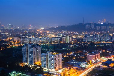 Kuala Lumpur gece gökyüzünde