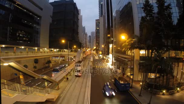Timelapse van Hong Kongs drukke straten 's nachts — Stockvideo