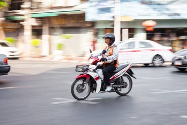 Motosiklet sürücüsü Bangkok taksi