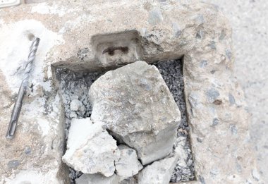 Beton üzerinde matkap