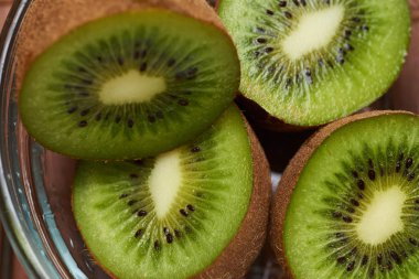 bir cam levha kesme kivi