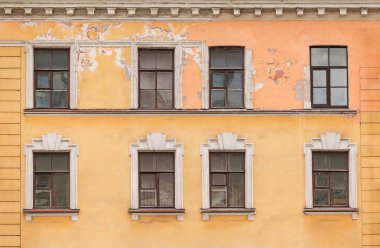 Windows ofis binası cephe üzerinde üst üste