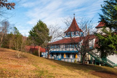 Tepede, Helen Usa Cafe