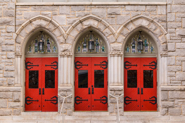 Doors of Saint Mark United Fedist Church, Атланта, США
