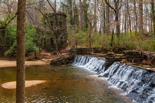 Waterfall in Lullwater Park, Atlanta, USA — Stock Photo, Image