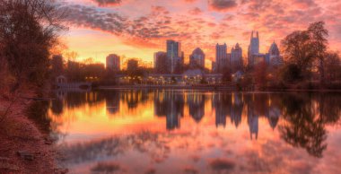 Göl Clara Meer ve Midtown Atlanta alacakaranlık, ABD