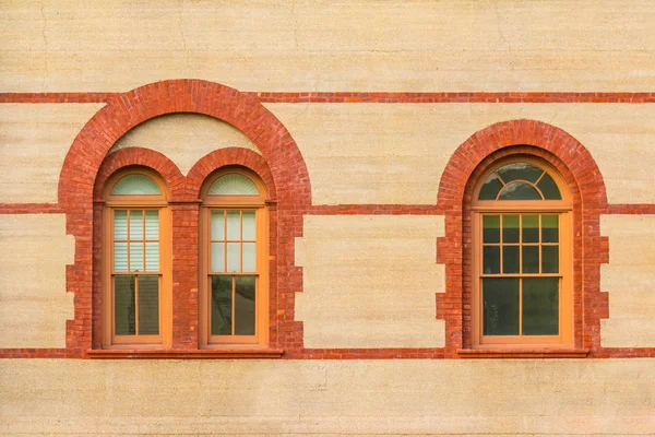 Fenster an Fassade des Flagler College, USA — Stockfoto