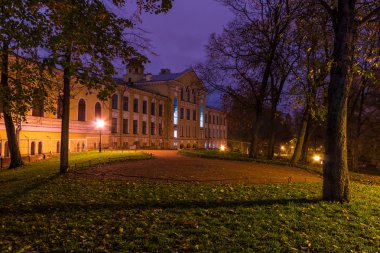 Yusupov Bahçe gece görünümü